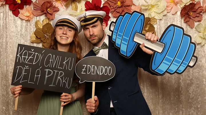 Kateřina Vitová a Lukáš Kubina pózují na Reprezentačním plese fyzioterapeutů
