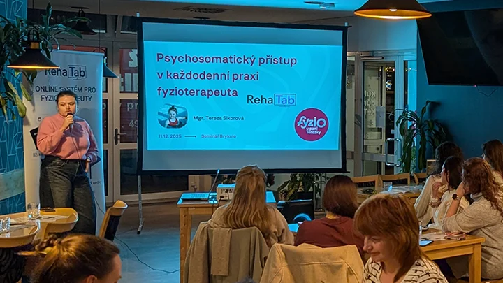Tereza Sikorová vede psychosomatický workshop